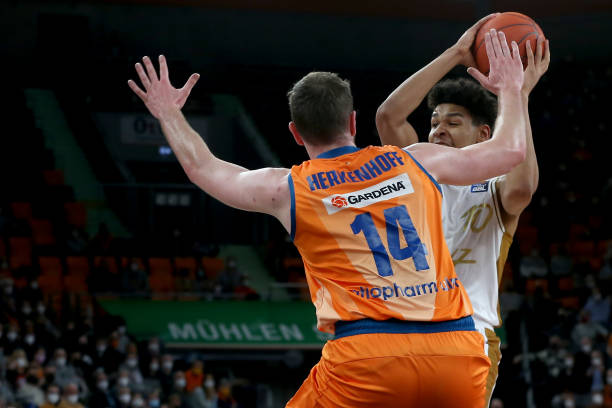 争激烈的转 争激烈的转