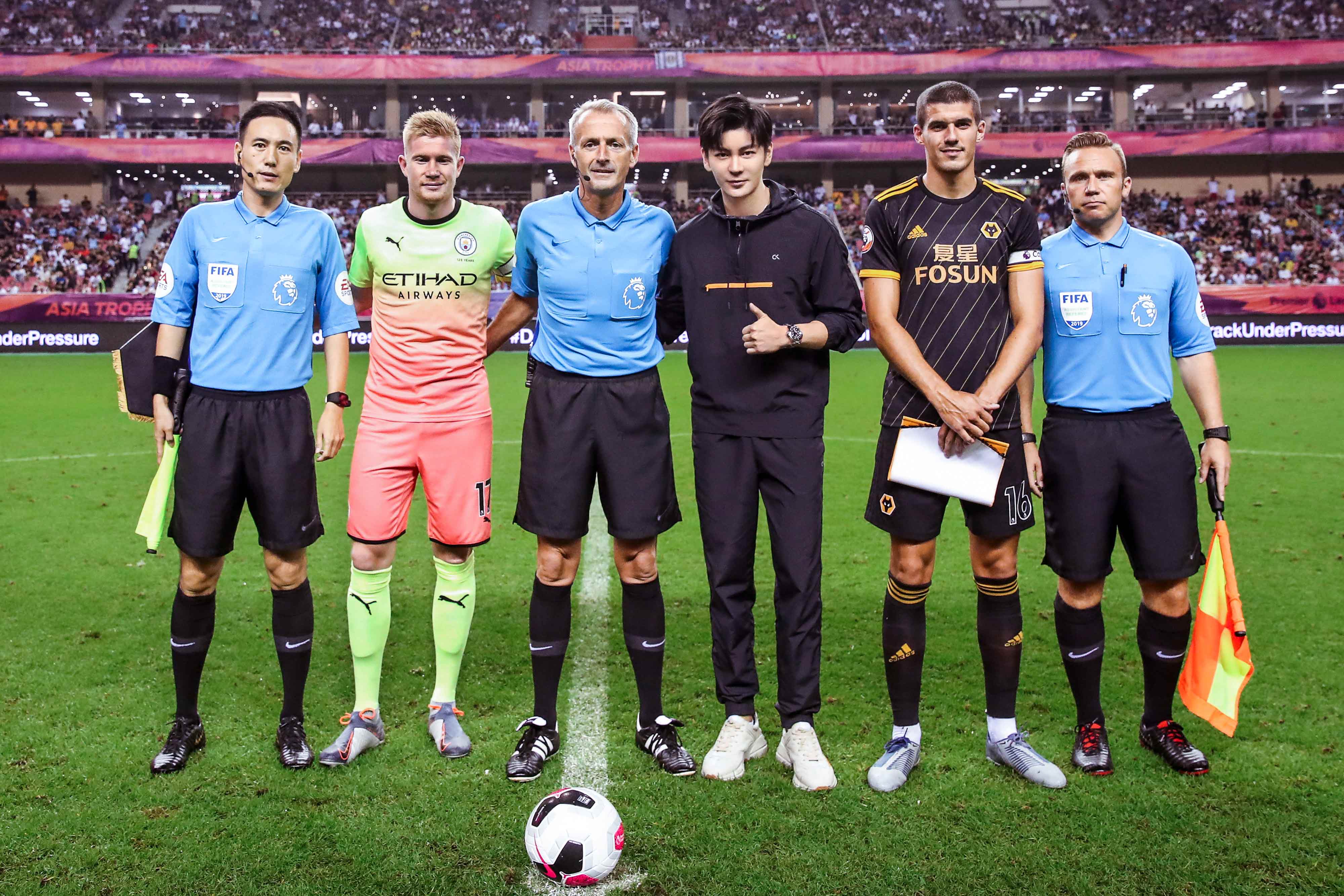 自从他踏上 自从他踏上