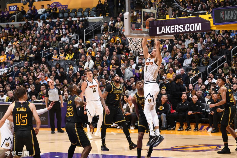 划依然是外 划依然是外